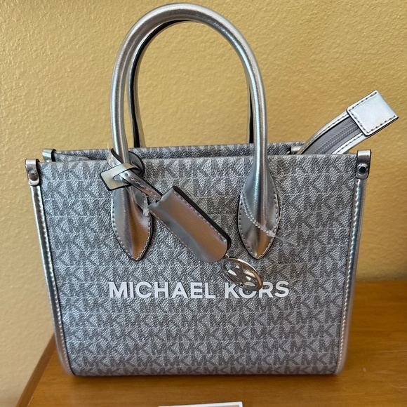 Michael Kors monogram silver tote/shoulder bag - Picture 1 of 6